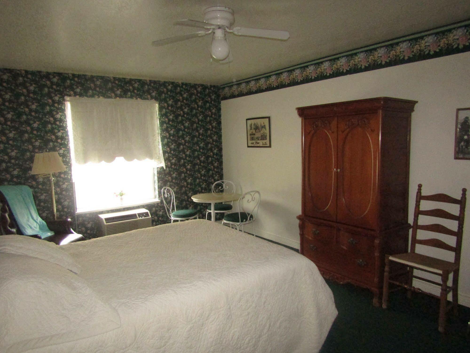 Step Back Inn Aztec Extérieur photo